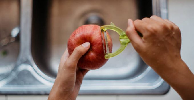 Comment éplucher des légumes et fruits rapidement ?